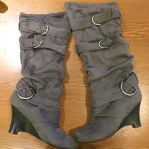 Gray faux suede, wedge heel, side zip buckle boots
